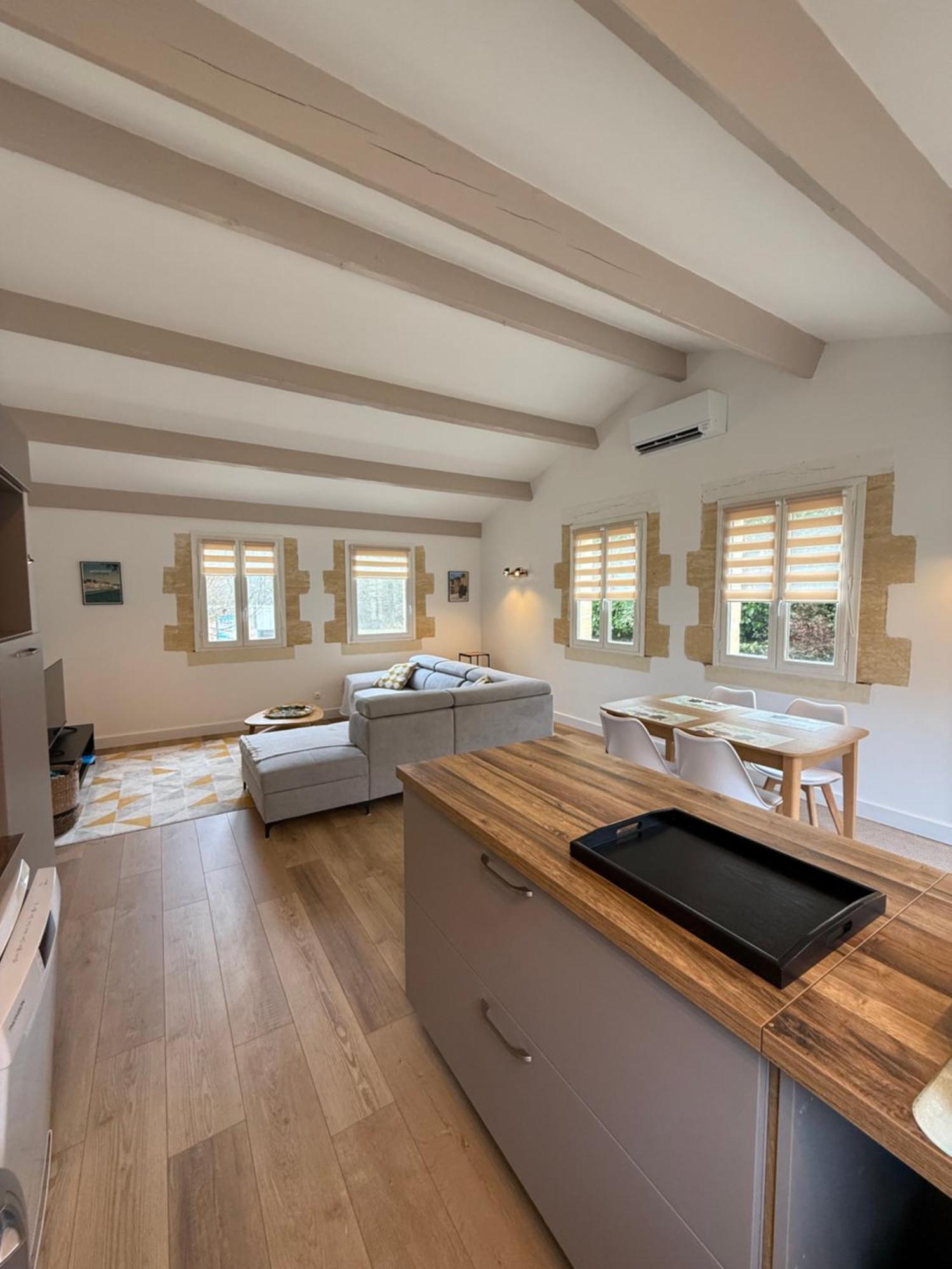 Les De La Joubertie Holiday home *