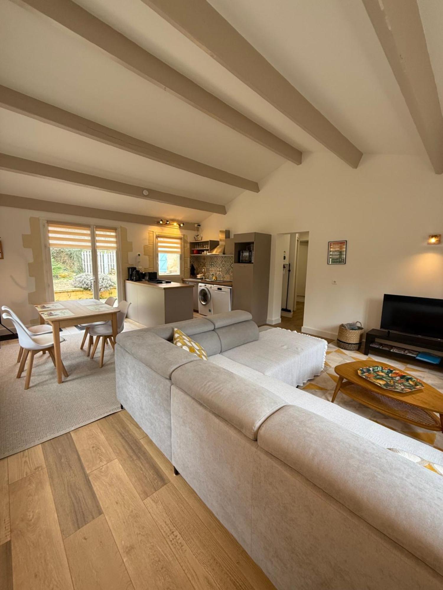Holiday home Les De La Joubertie *